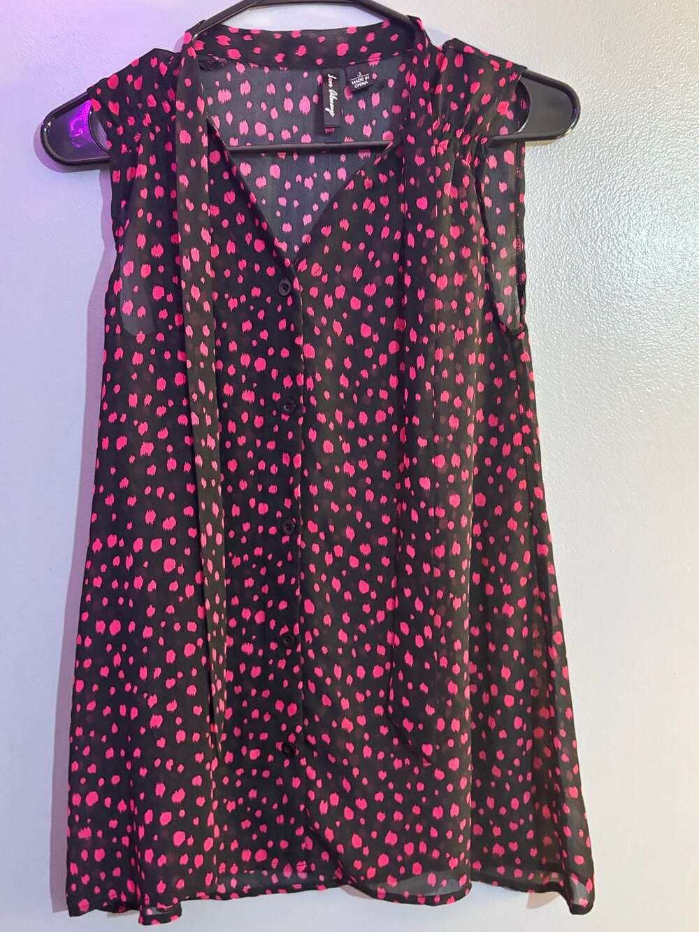 Love Always Black and Hot Pink Polka Dot Sleeveless Button-Down Blouse Small